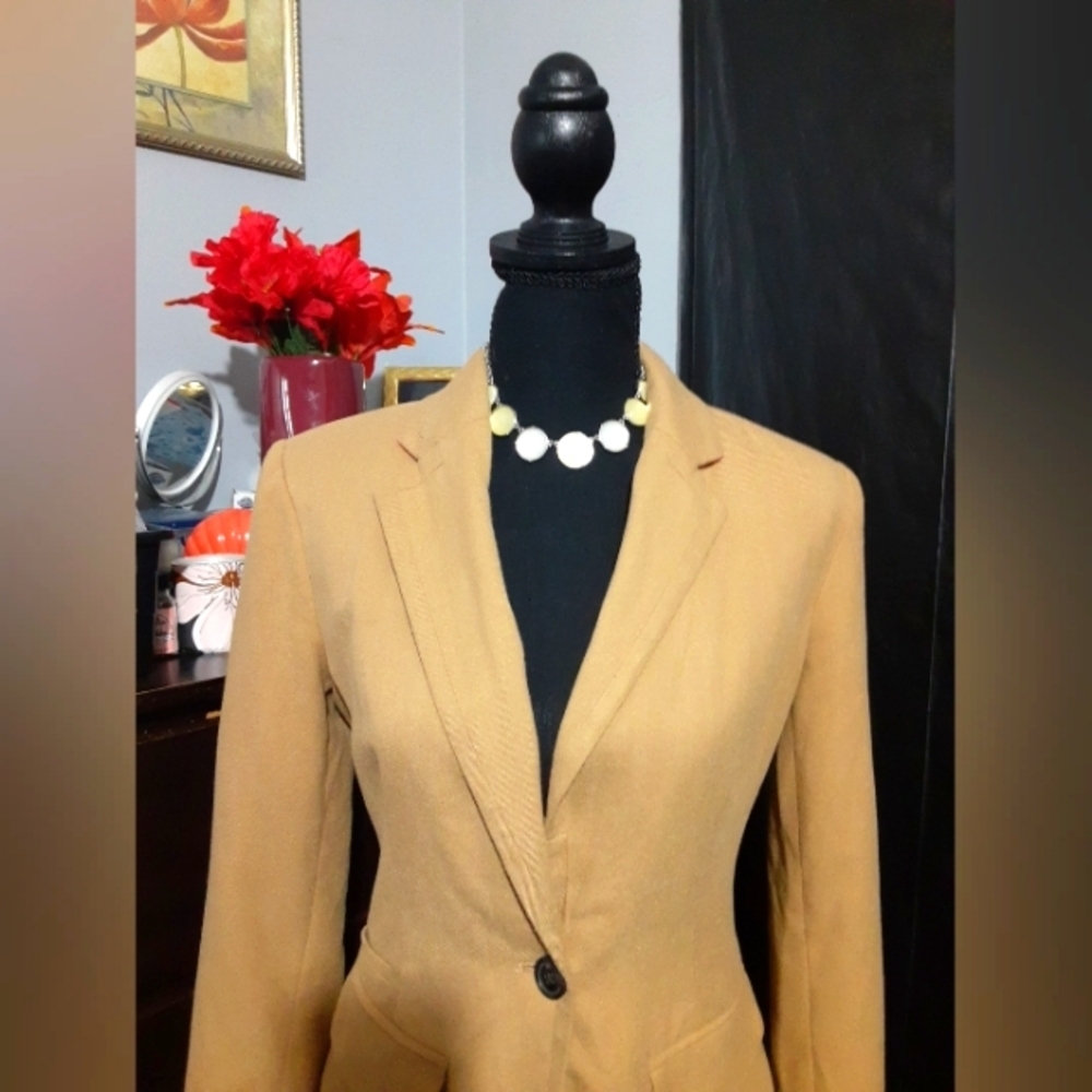 Merona Retro Women's Blazer Wool Blend Tan  Color Button Up Size 2 - Picture 2 of 8